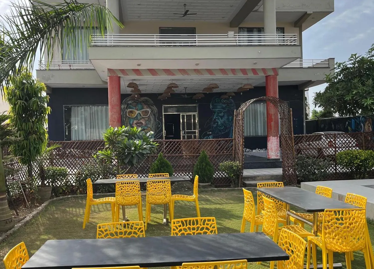 Gobravo 11 - 6Bhk Farm With Pool And Garden - Gurgaon Villa